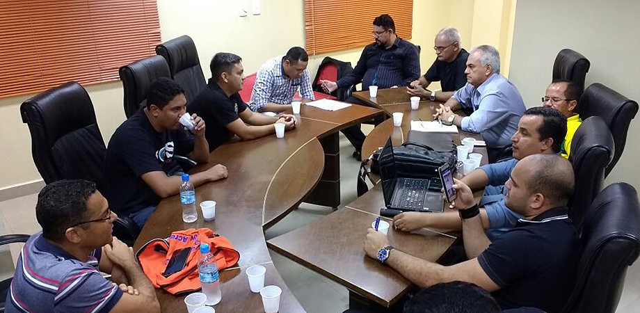 Encontro de PMs com deputados garante reunião com PGE por etapa alimentação