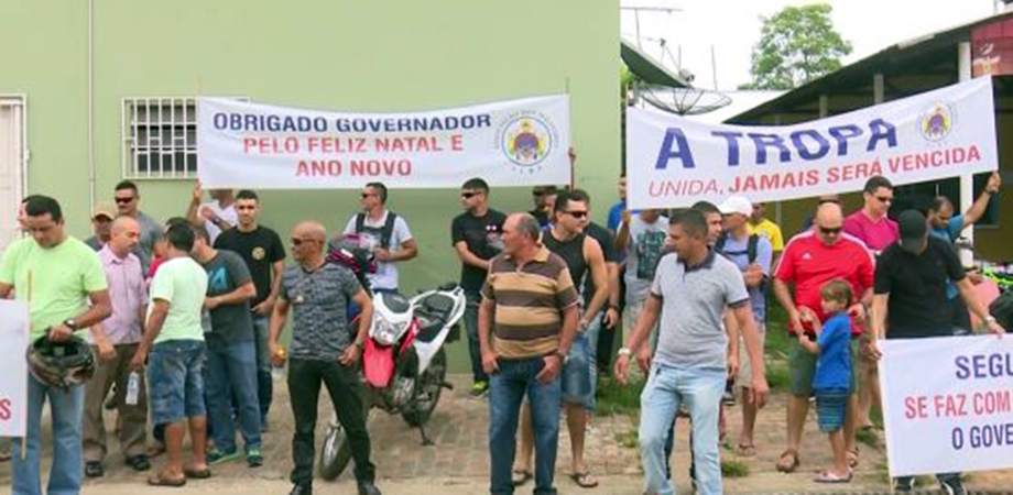 Após redução de salários, PM e Bombeiros realizam Manifestação em Cruzeiro do Sul