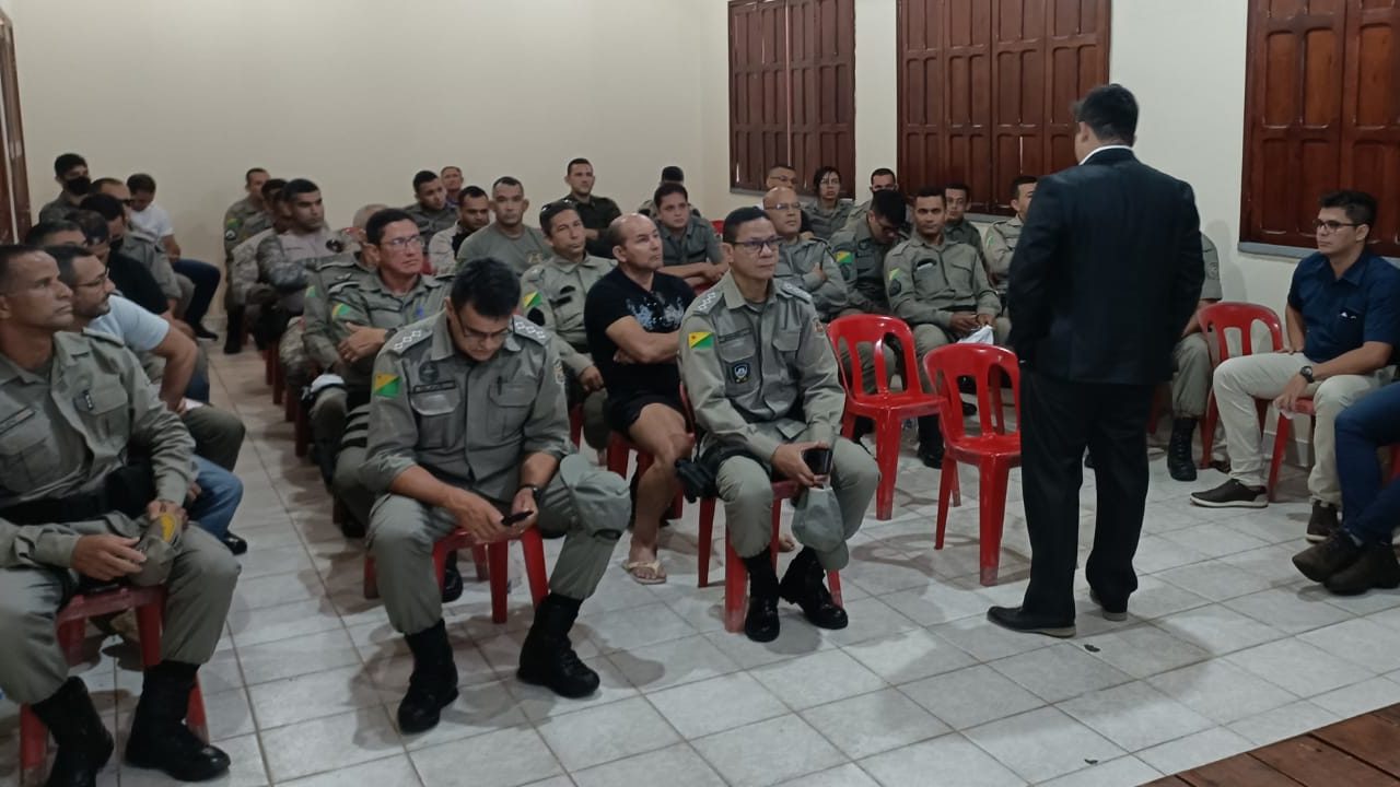 Militares Estaduais do Juruá recebem Palestra Polícia Legal – Servindo e protegendo dentro da lei