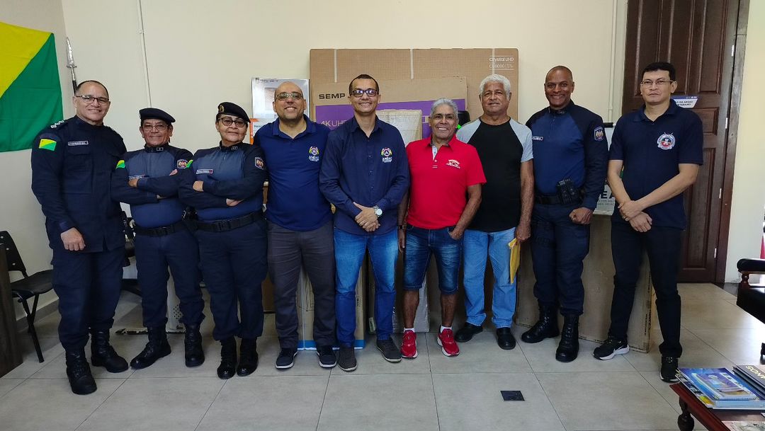 Ameac entrega equipamentos para sala dos veteranos da PMAC