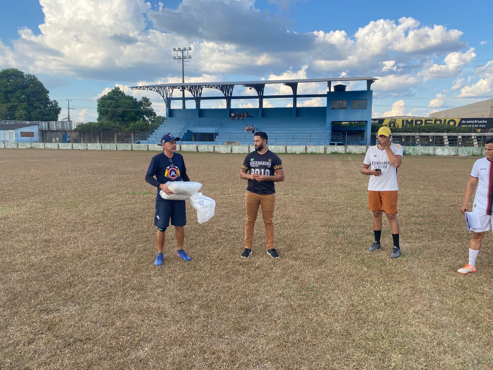 AMEAC fortalece parceria com a Secretaria Municipal de Esporte de Senador Guiomard e entrega novas redes ao Estádio Naborzão